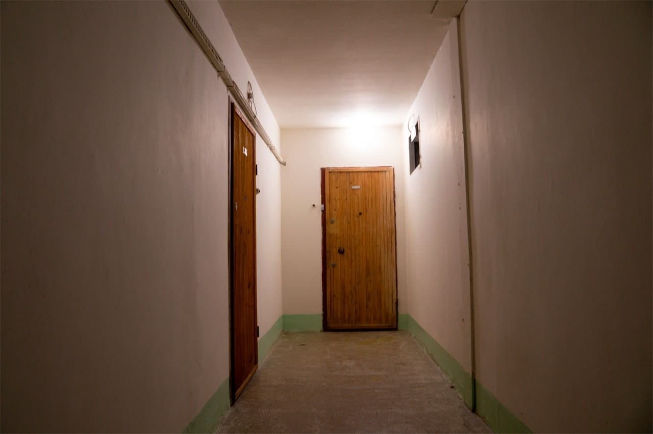 Освещение подъезда светильником с датчиком